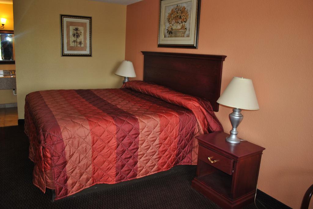 Executive Inn Brookshire Номер фото